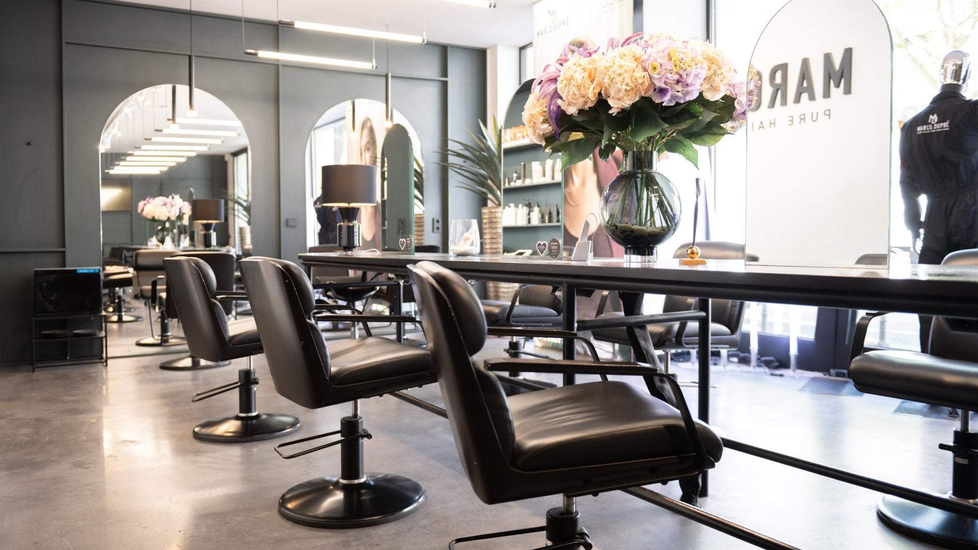 Friseursalon Frankfurt mit moderner Ausstattung Marco Dupré